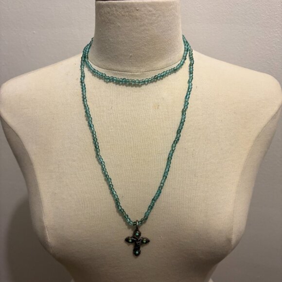 Gerard Yosca signed vintage aquamarine bead necklace with silver cross - Picture 4 of 9